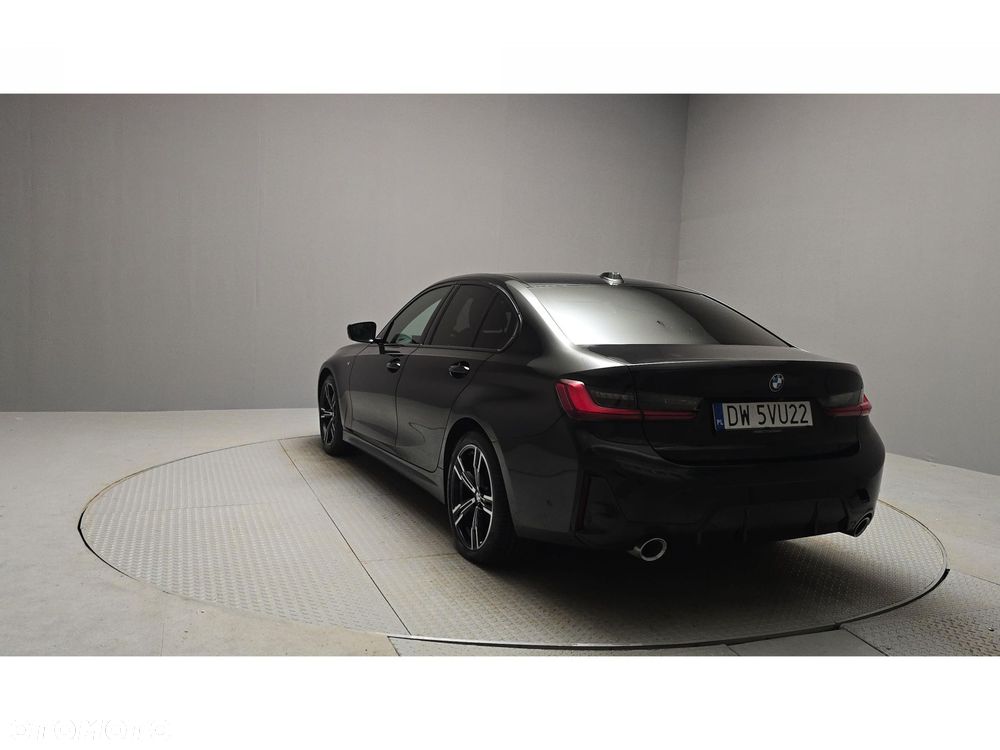 BMW 3 Series 2023 photo 4