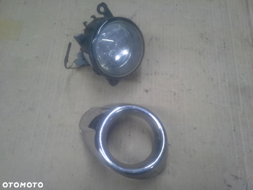 Ford Fokus MK3 halogen lewy H1164211 plus ramka