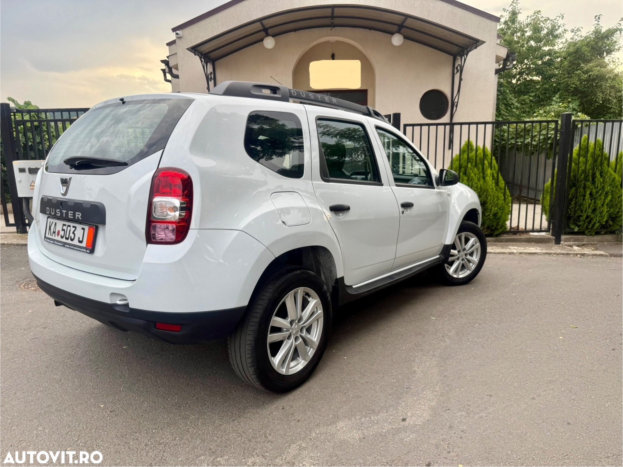 Dacia Duster SCe 115 2WD Essential - 36