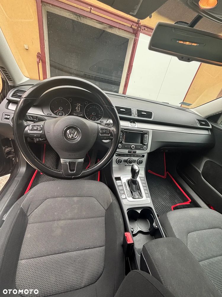 Volkswagen Passat 2.0 TDI Comfortline DSG - 8