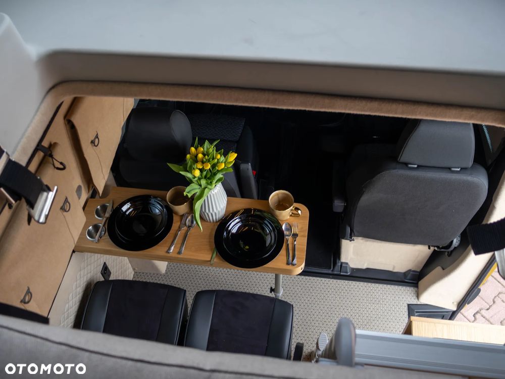 Mercedes-Benz Sprinter - 13