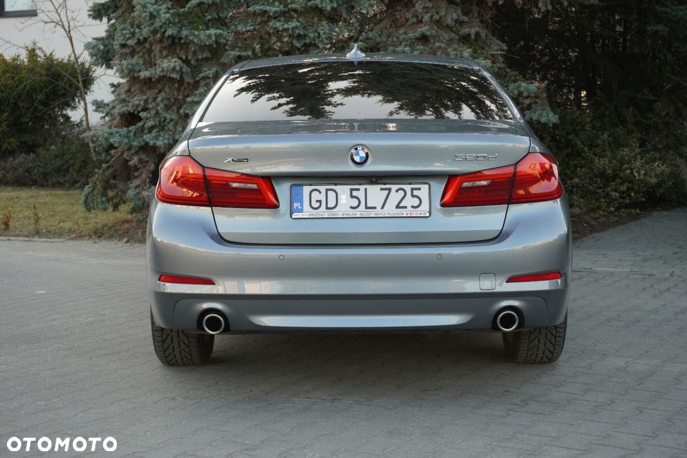 BMW Seria 5 520d xDrive - 5