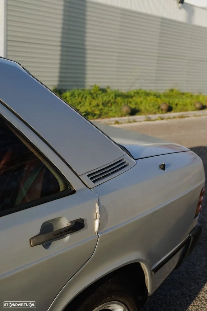 Mercedes-Benz W201 (1982-1993) 190 D 2.5 - 10