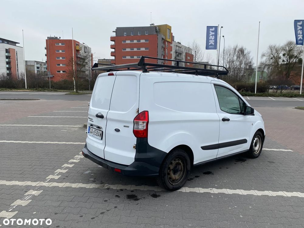Ford Transit Courier - 28