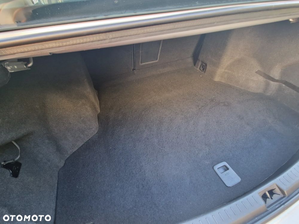 Toyota Avensis 1.8 Premium EU5 MS - 8