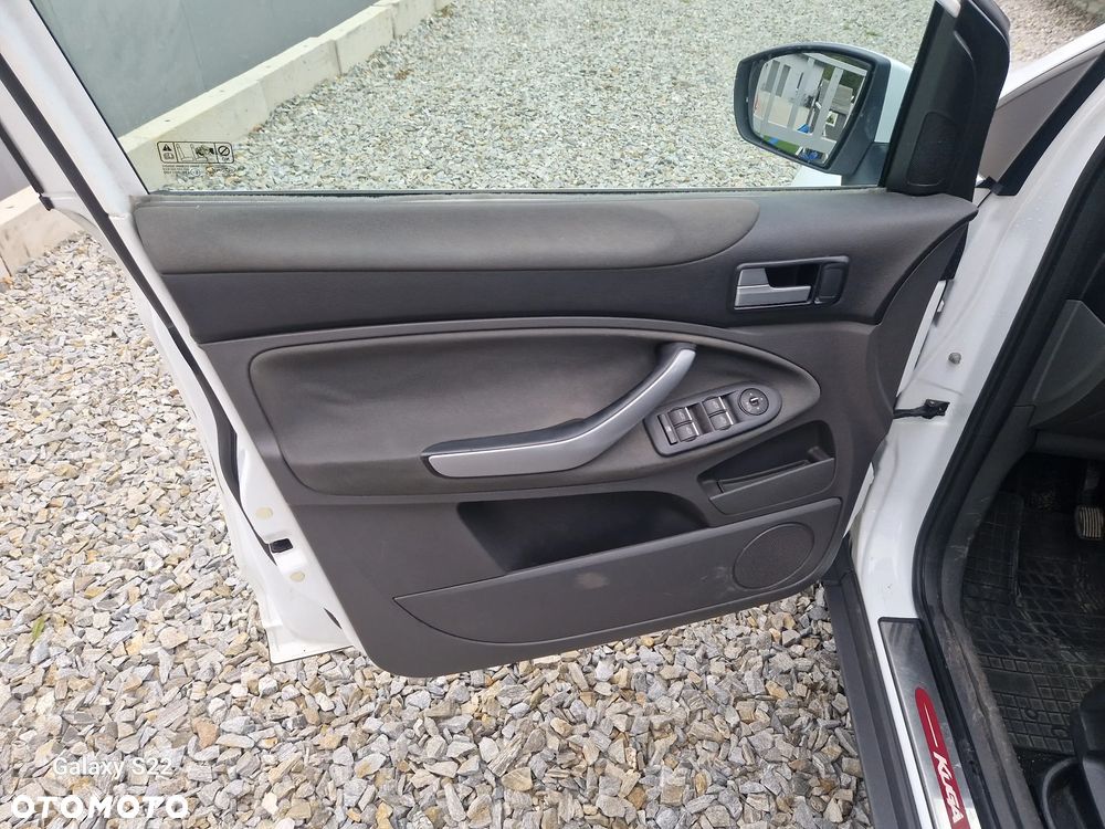 Ford Kuga - 10