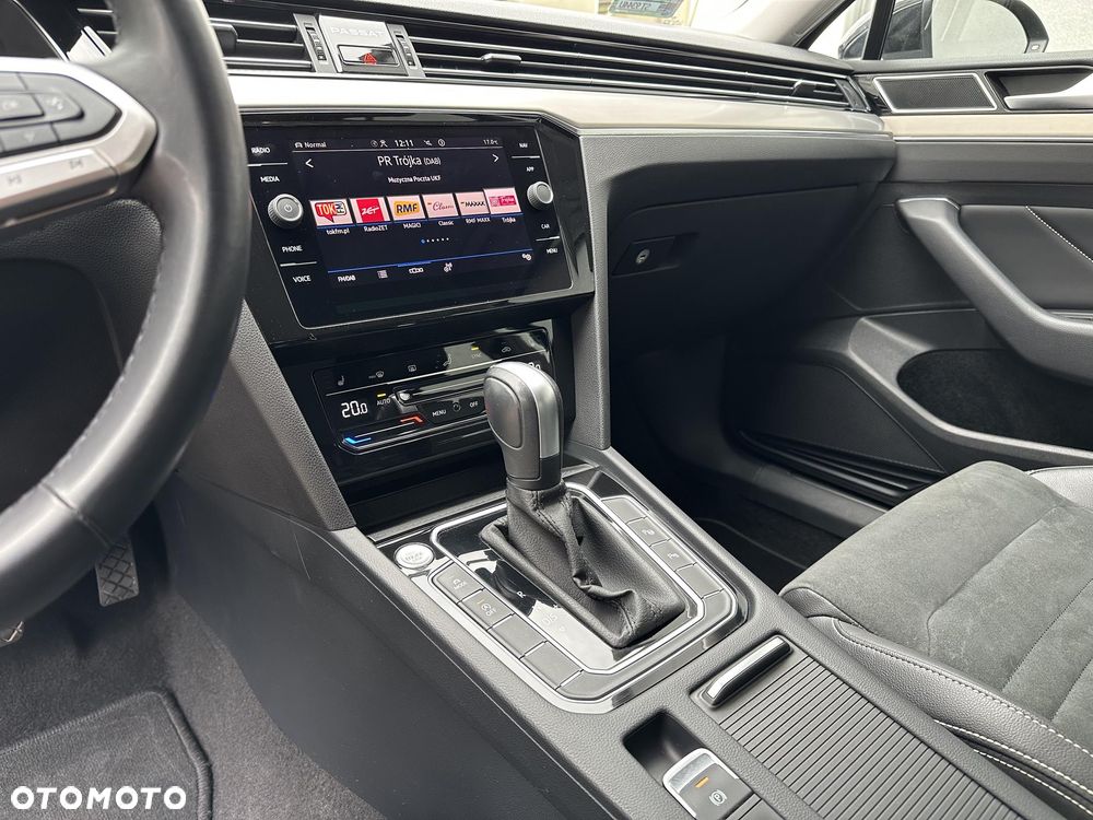 Volkswagen Passat 1.5 TSI EVO Elegance DSG - 9