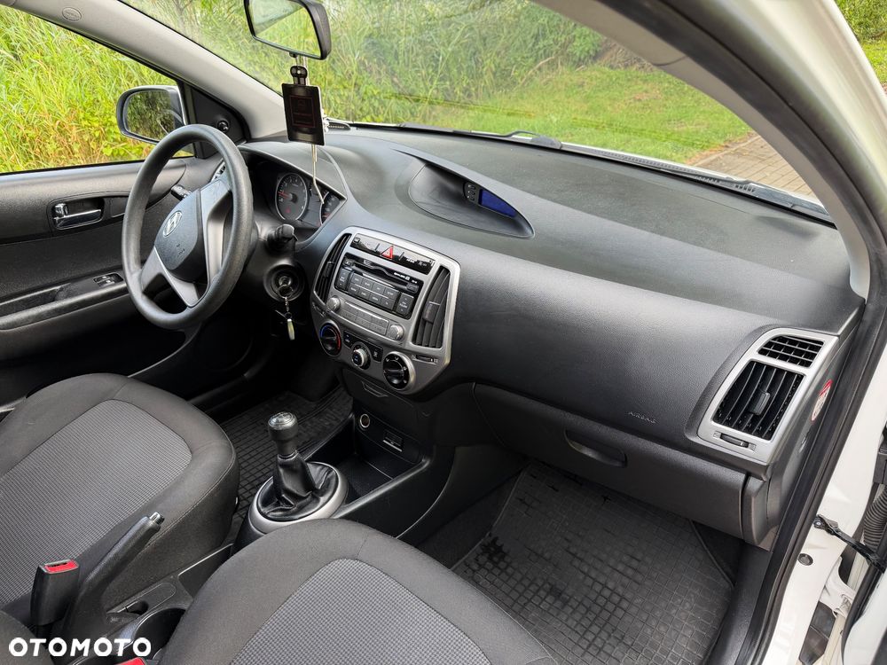 Hyundai i20 - 12