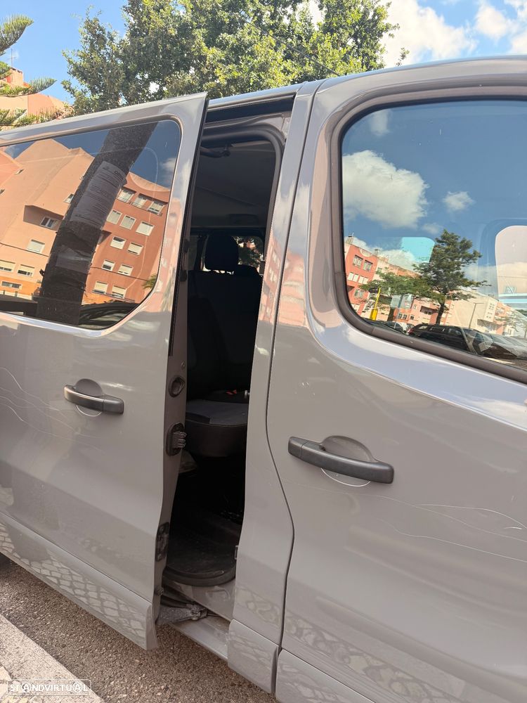 Opel Vivaro — fotografia 11