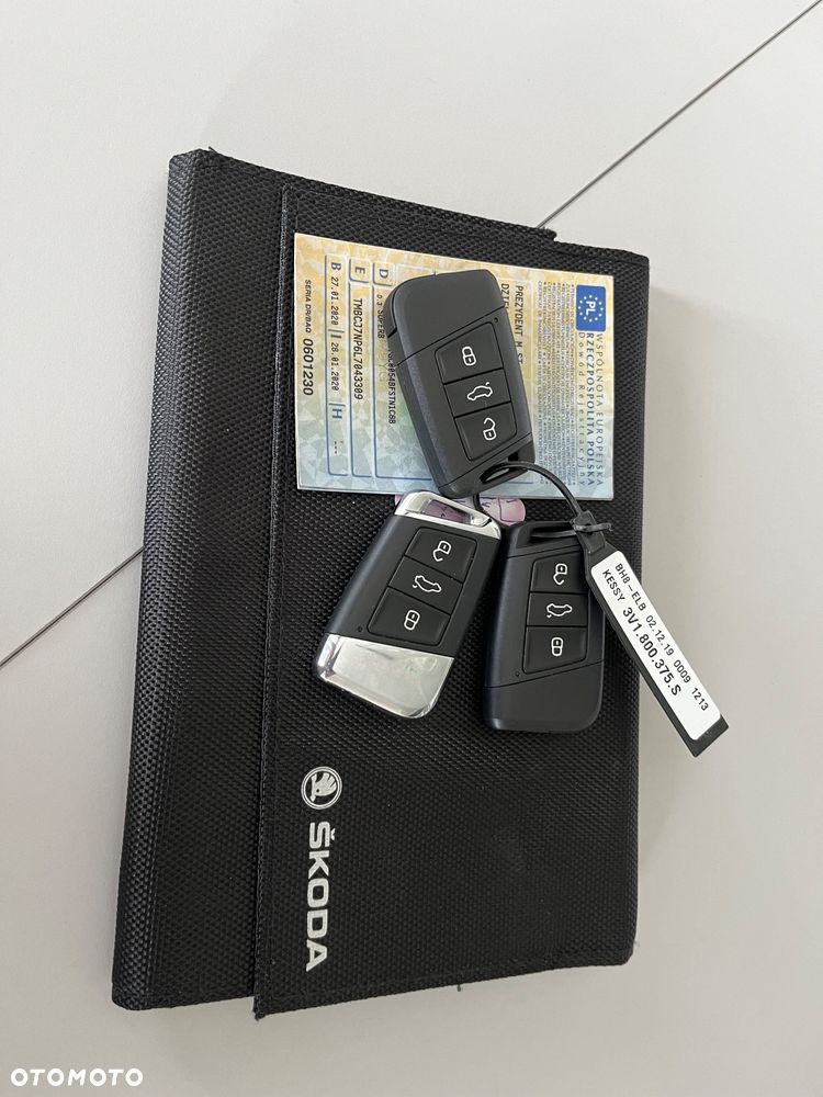 Skoda Superb 2.0 TDI SCR 4x4 L&K DSG - 29