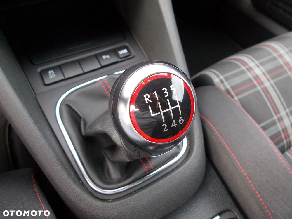Volkswagen Golf 2.0 GTI - 21