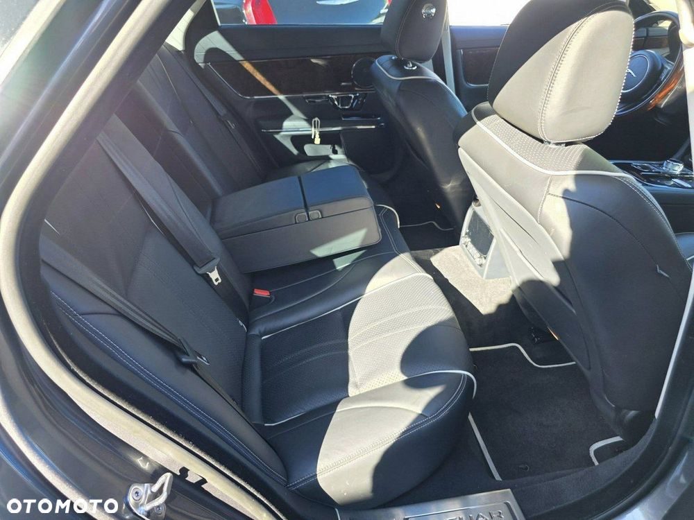 Jaguar XJ 3.0 T AWD Premium Luxury - 35