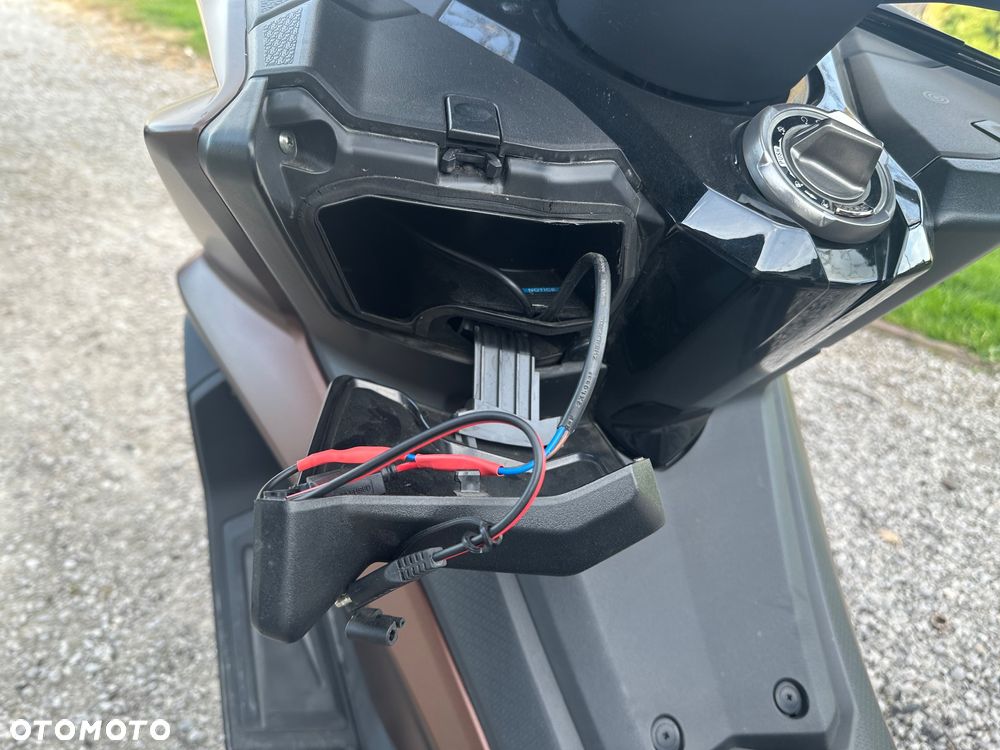Kymco AK 550 - 9