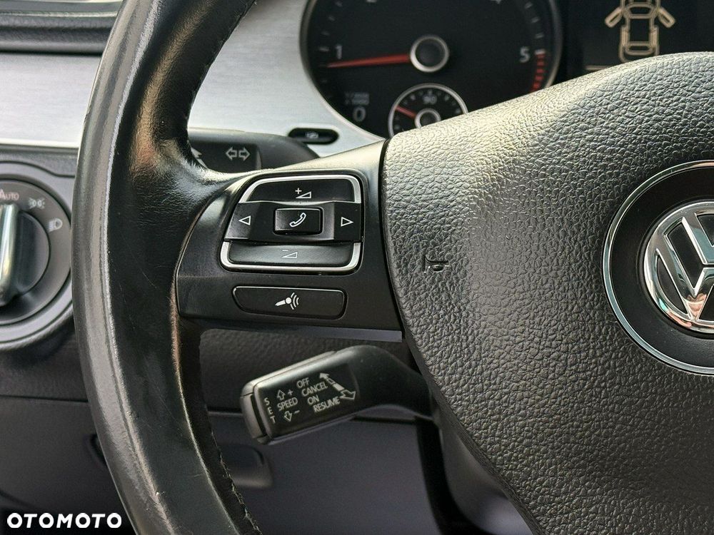 Volkswagen Passat CC - 20
