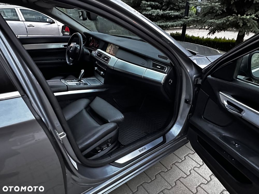 BMW Seria 7 730d - 23