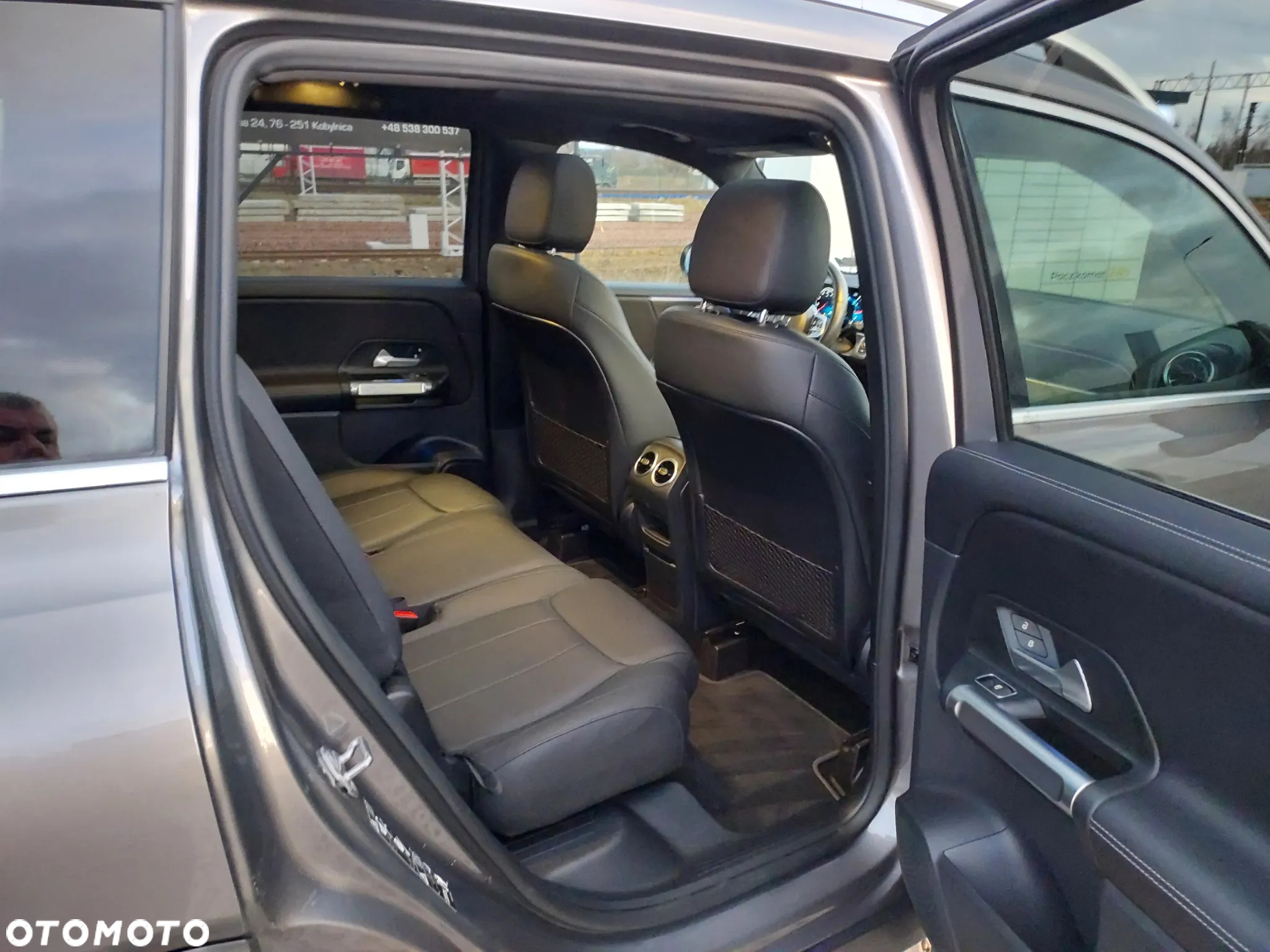 Mercedes-Benz GLB 250 4-Matic 8G-DCT - 12