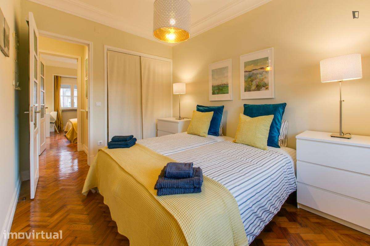 Quarto - localizado em Roma-Areeiro Lisbon - Grande imagem: 2/15