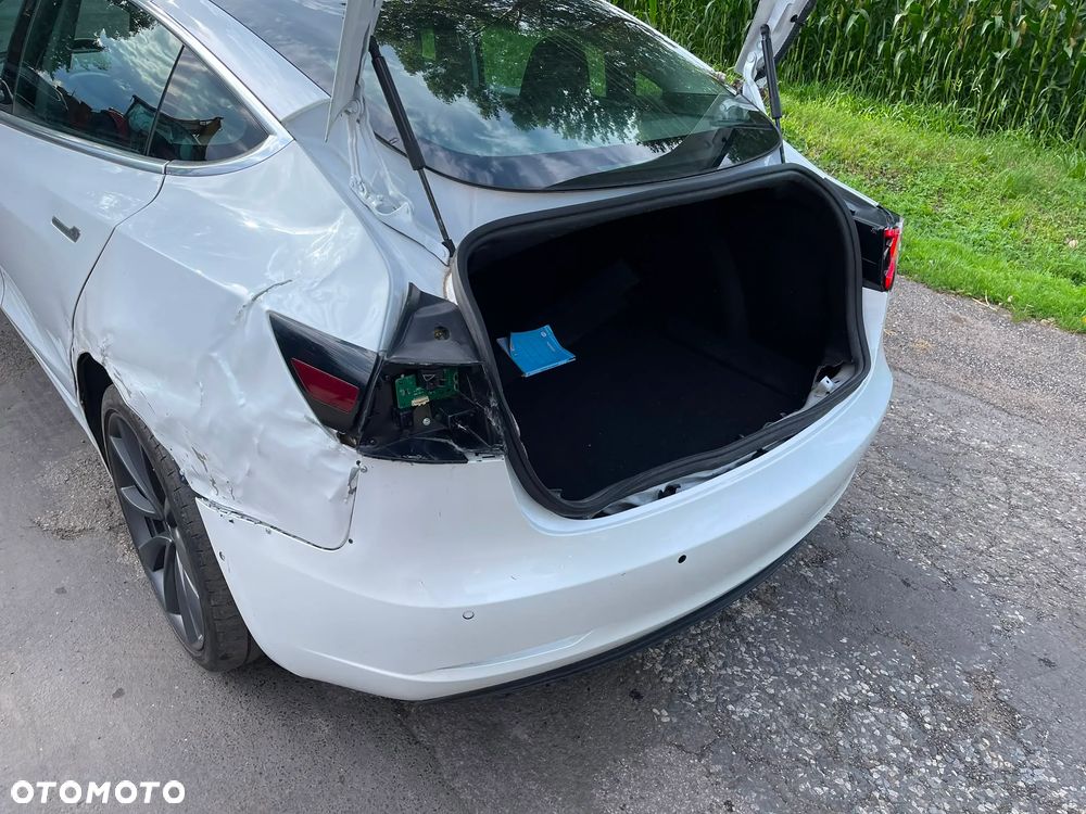 Tesla Model 3 Langstreckenbatterie Allradantrieb Dual Motor - 36