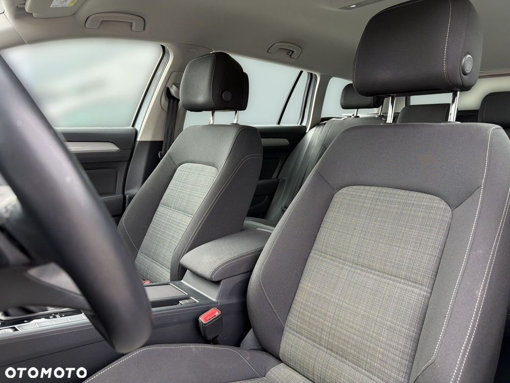 Volkswagen Passat - 13