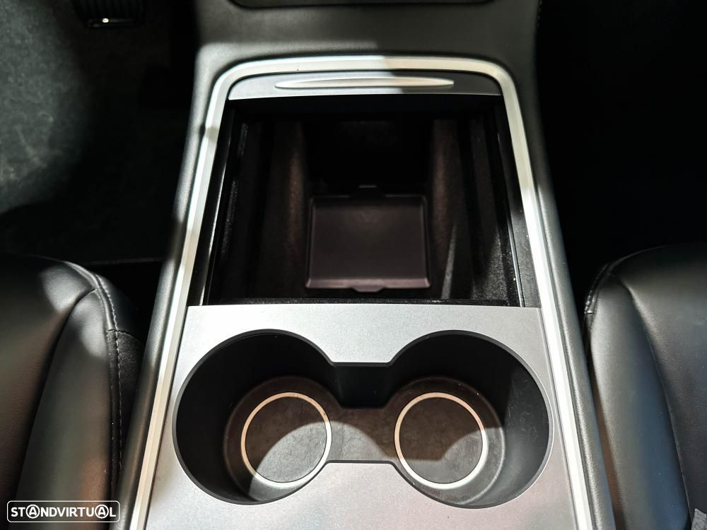 Tesla Model Y Long Range Dual Motor AWD - 32
