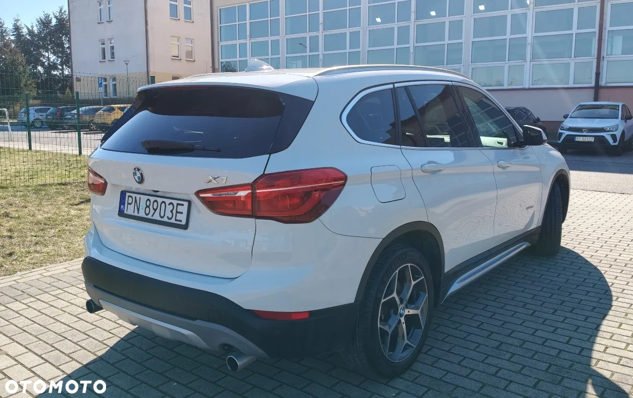 BMW X1 xDrive25i Sport Line - 3
