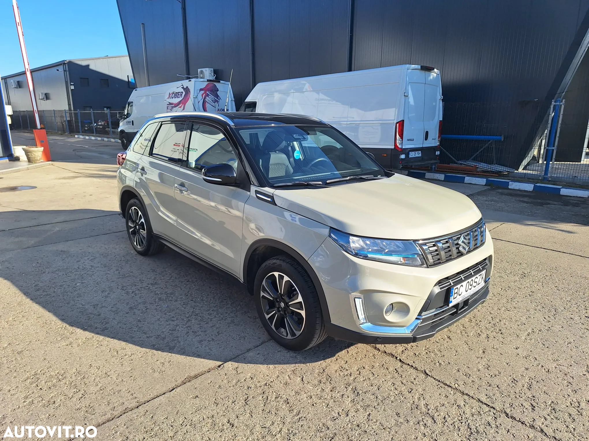 Suzuki Vitara 1.4 Boosterjet AllGrip MHEV Luxus - 6