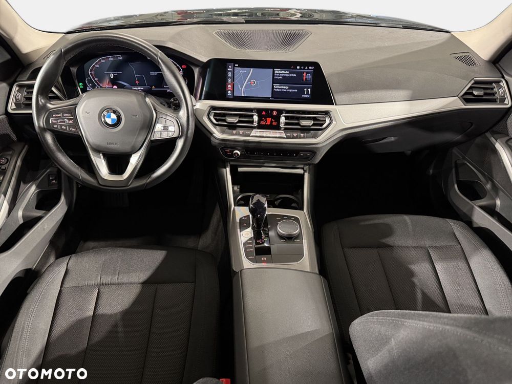 BMW Seria 3 320d xDrive MHEV Sport Line - 17