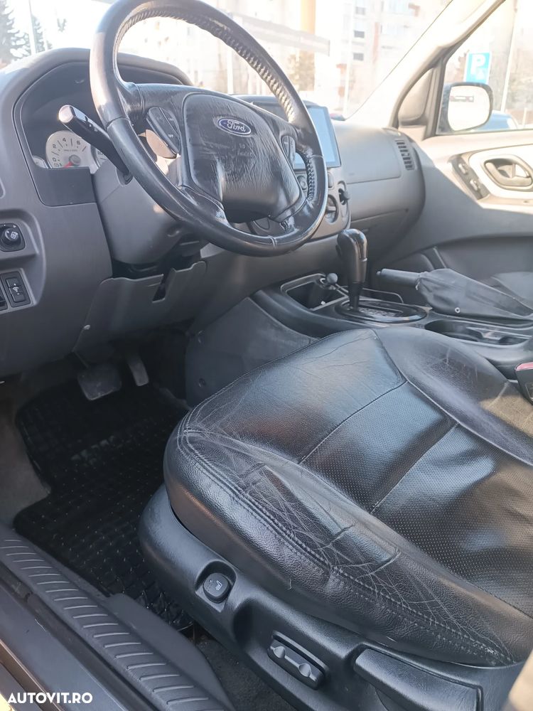 Ford Escape - 8