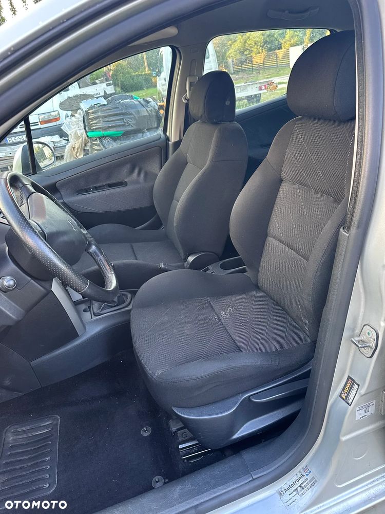 Peugeot 207 1.4 16V Sporty - 14