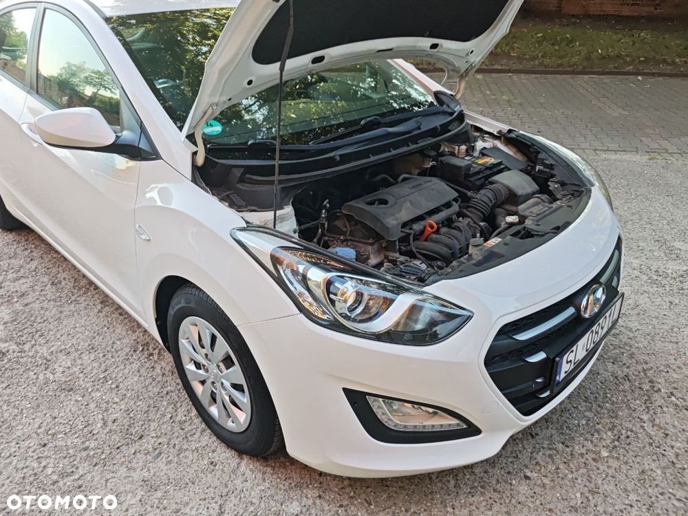 Hyundai i30 blue 1.4 Style - 12