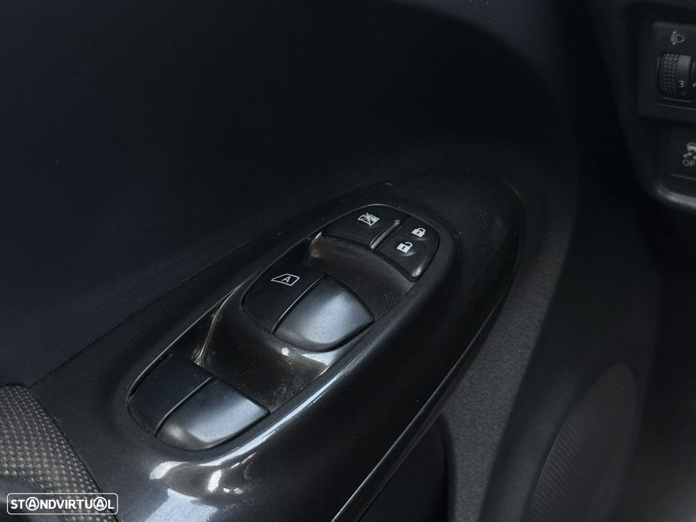 Nissan Juke 1.6 N-Connecta Xtronic - 10