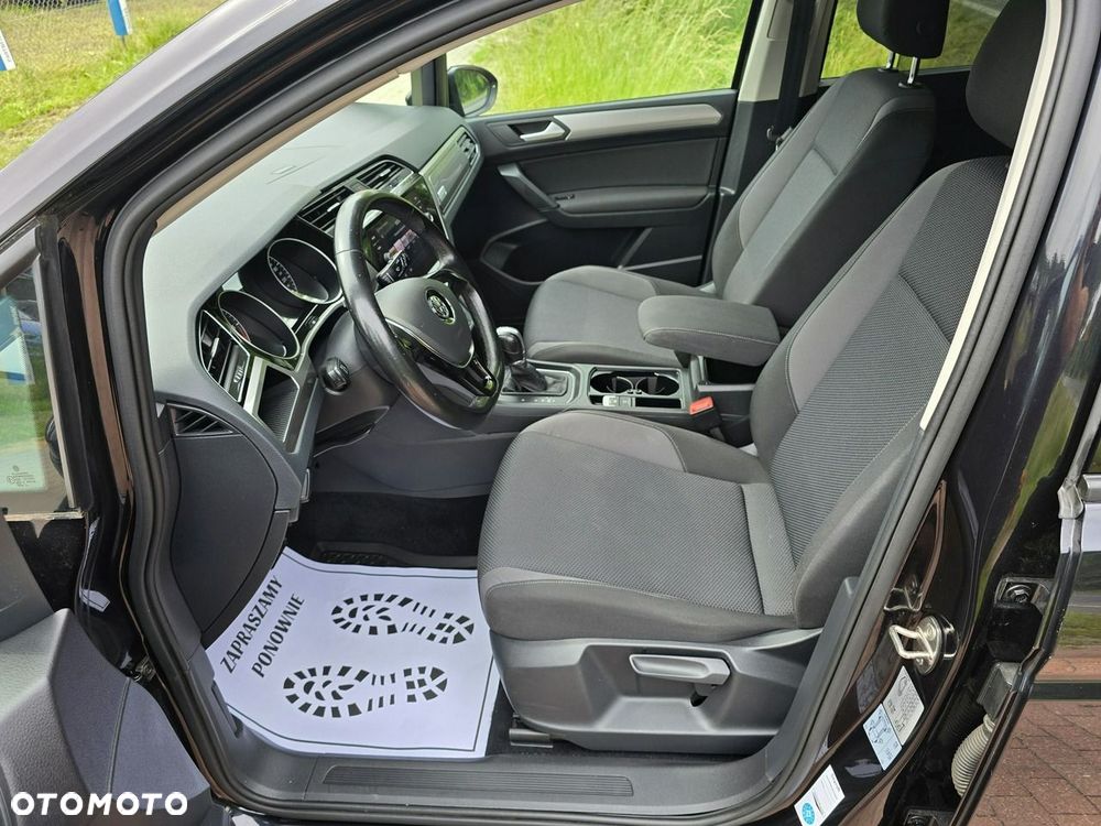 Volkswagen Touran - 18