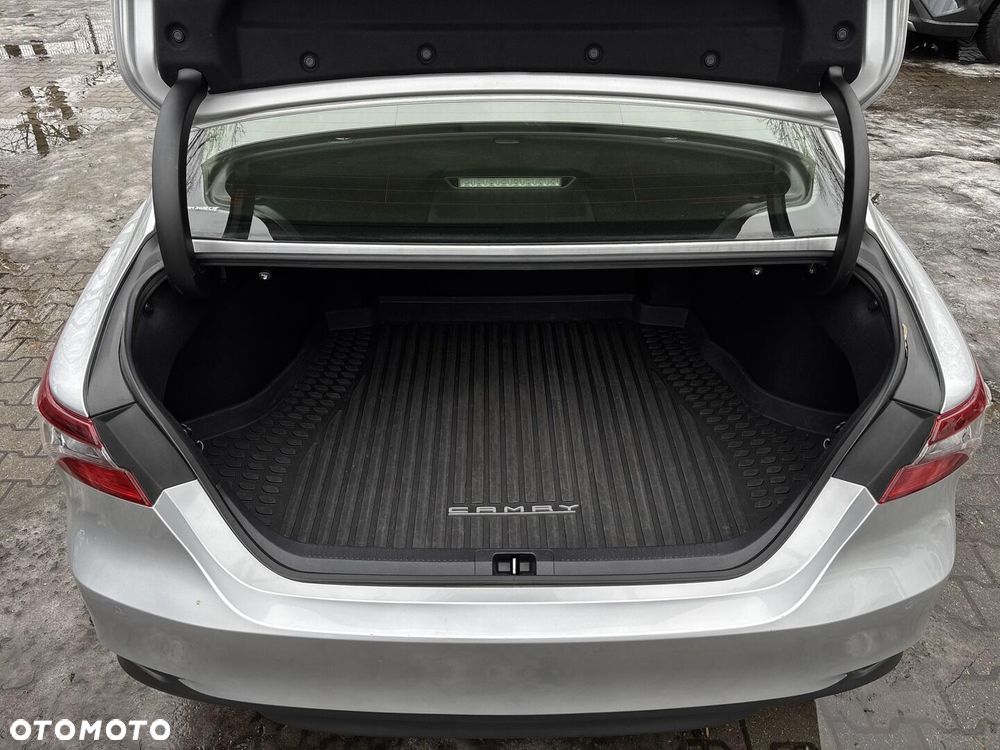 Toyota Camry 2.5 Hybrid Comfort CVT - 17