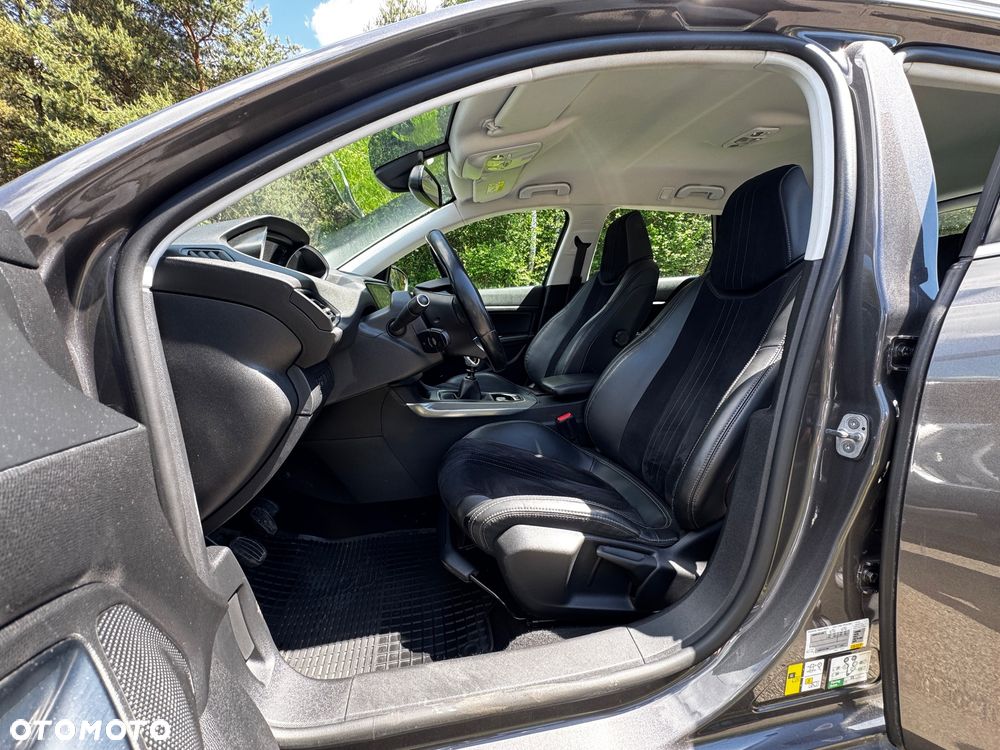 Peugeot 308 1.6 BlueHDi Allure S&S - 19