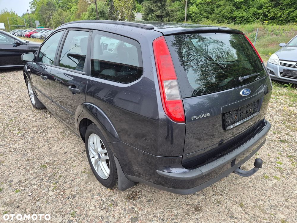 Ford Focus 1.6 16V Ambiente - 3