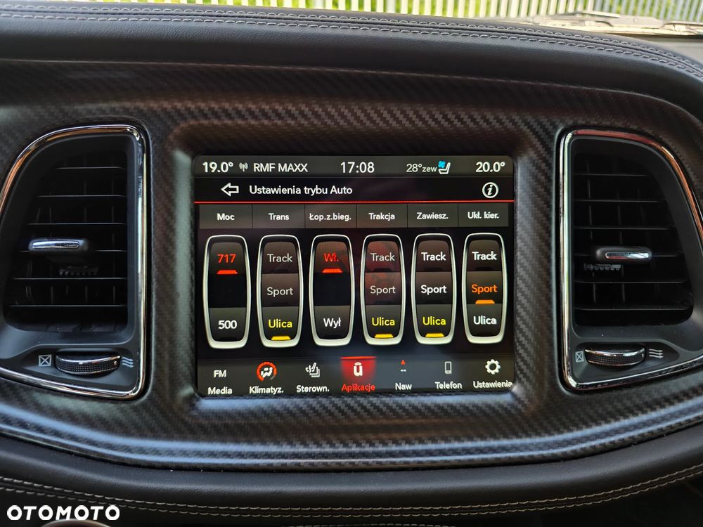 Dodge Challenger 6.2 Hellcat - 17