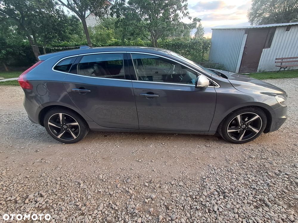 Volvo V40 D2 R-Design - 5