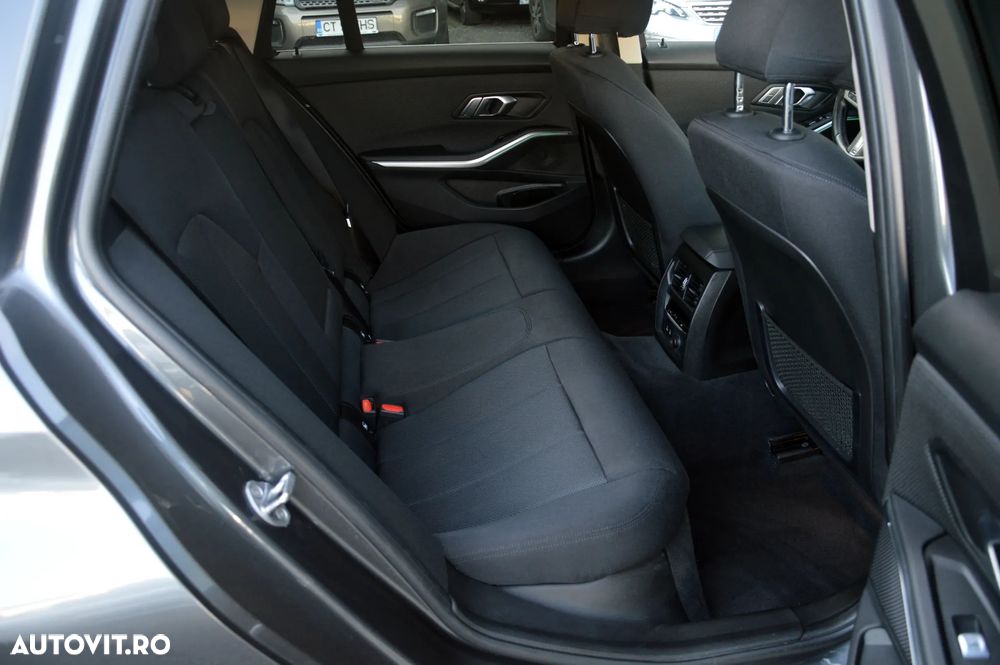 BMW Seria 3 318d Touring Aut. Advantage - 25