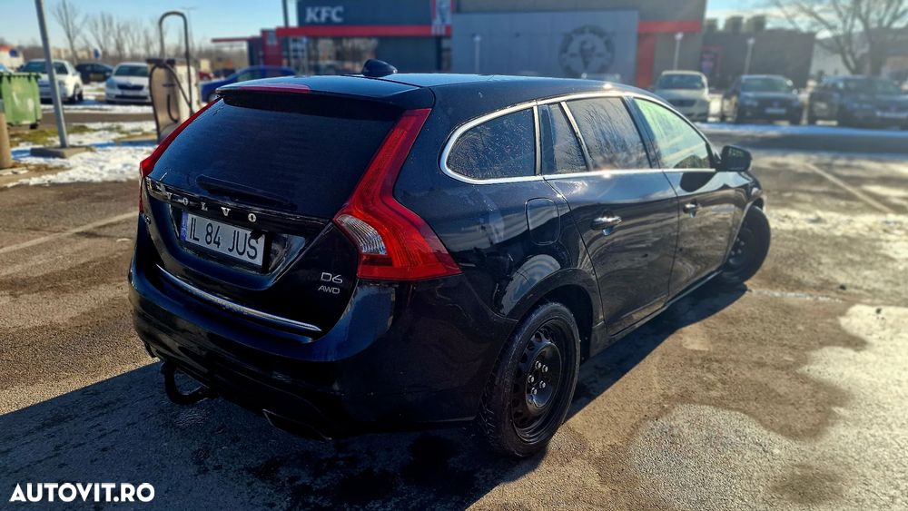 Volvo V60 D6 Plug-In-Hybrid AWD Geartronic Summum - 6