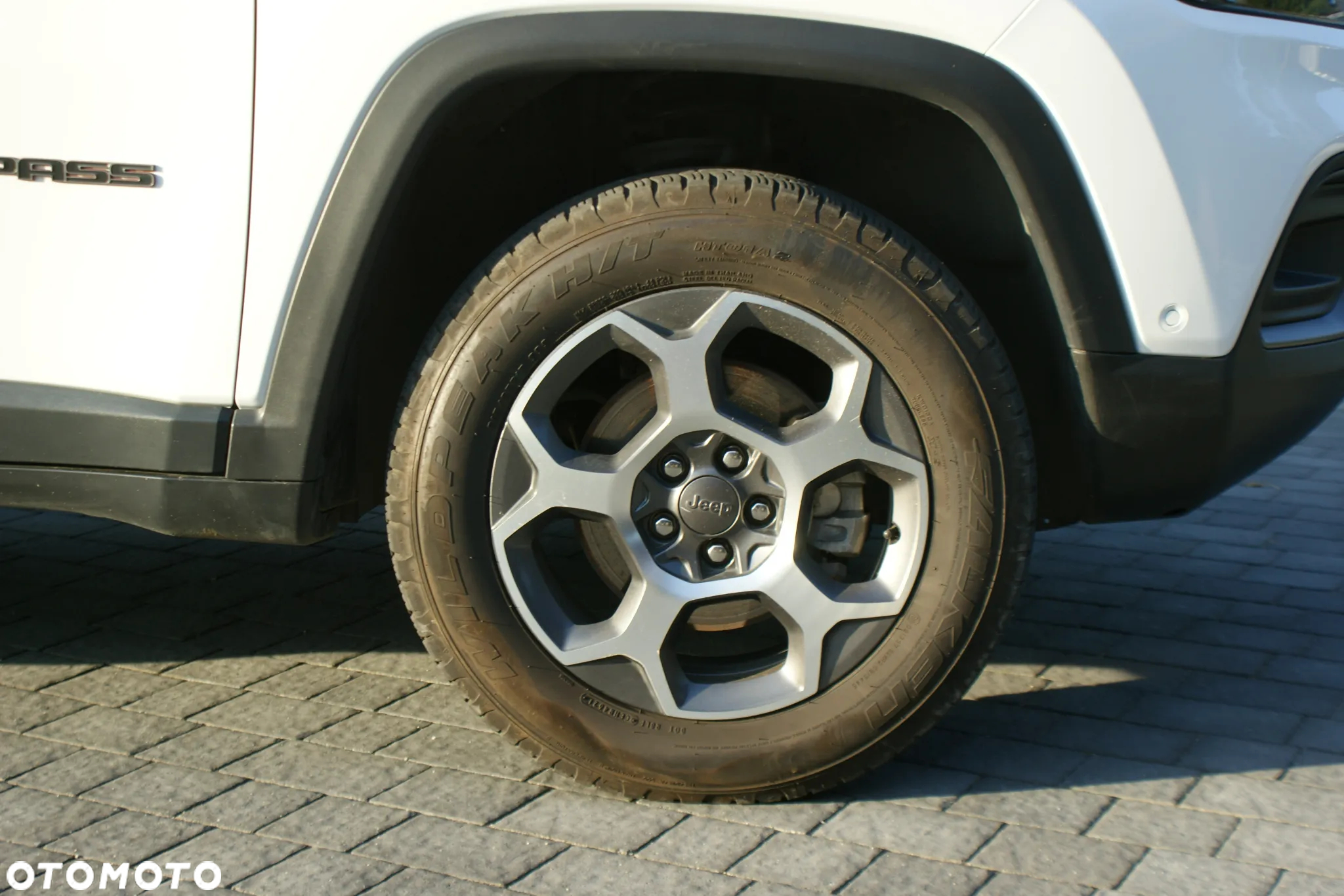Jeep Compass - 13