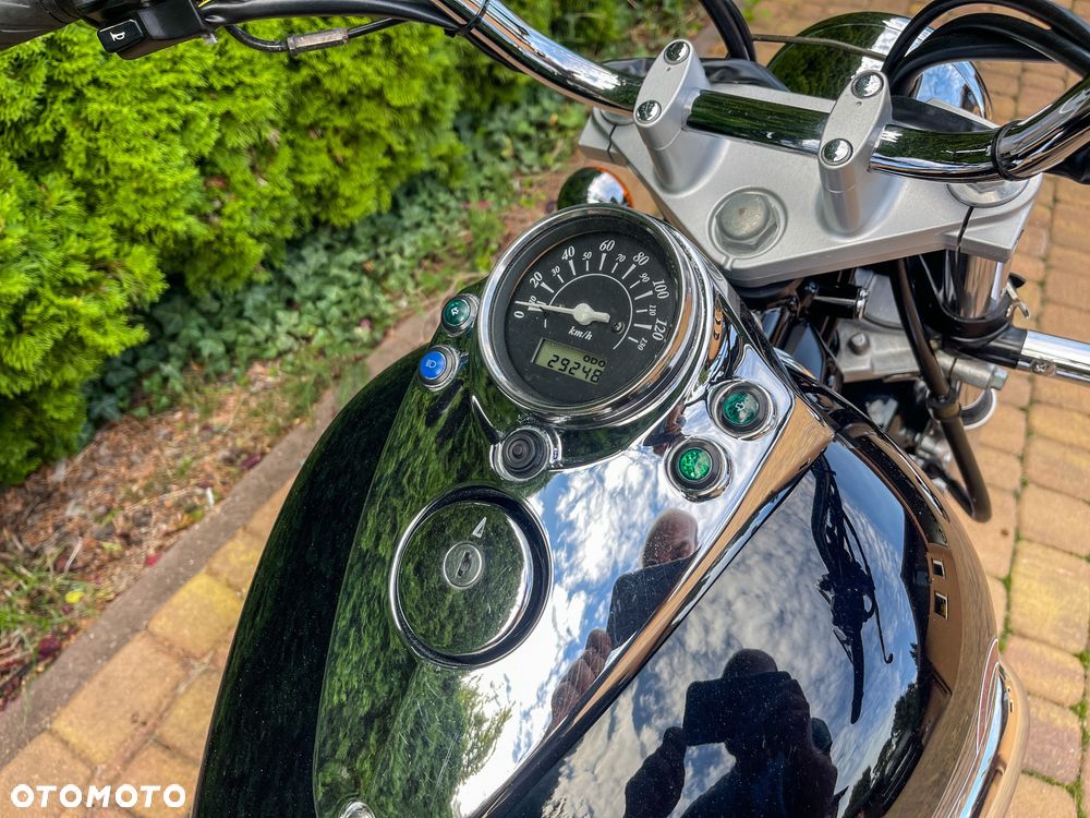 Suzuki Intruder - 14