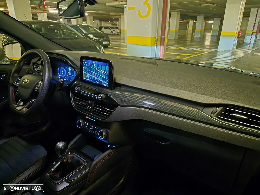 Ford Kuga 2.0 TDCi EcoBlue ST-Line - 32