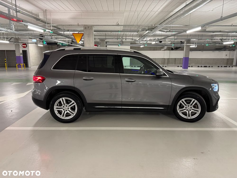 Mercedes-Benz GLB 250 4Matic 8G-DCT - 10