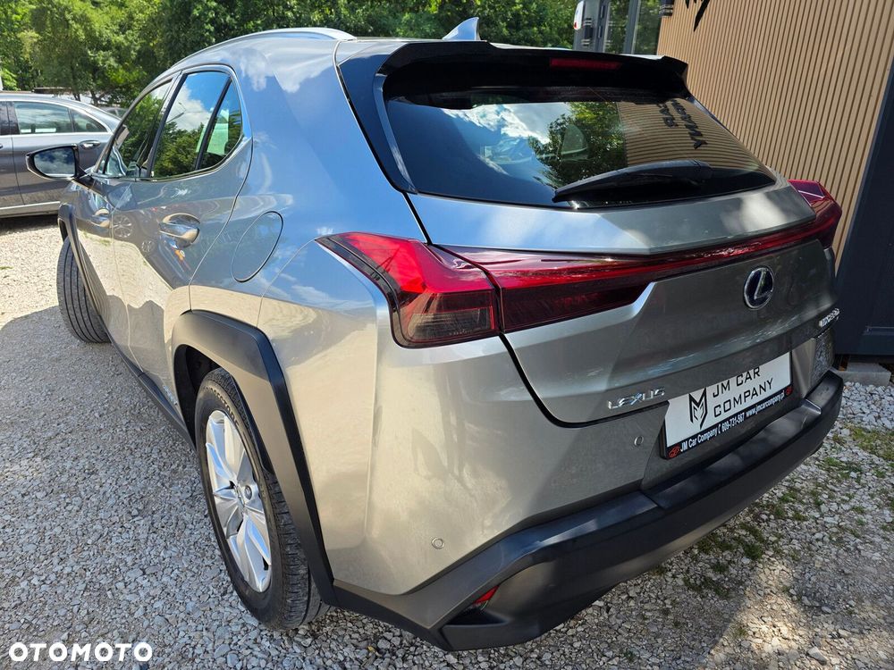 Lexus UX - 5
