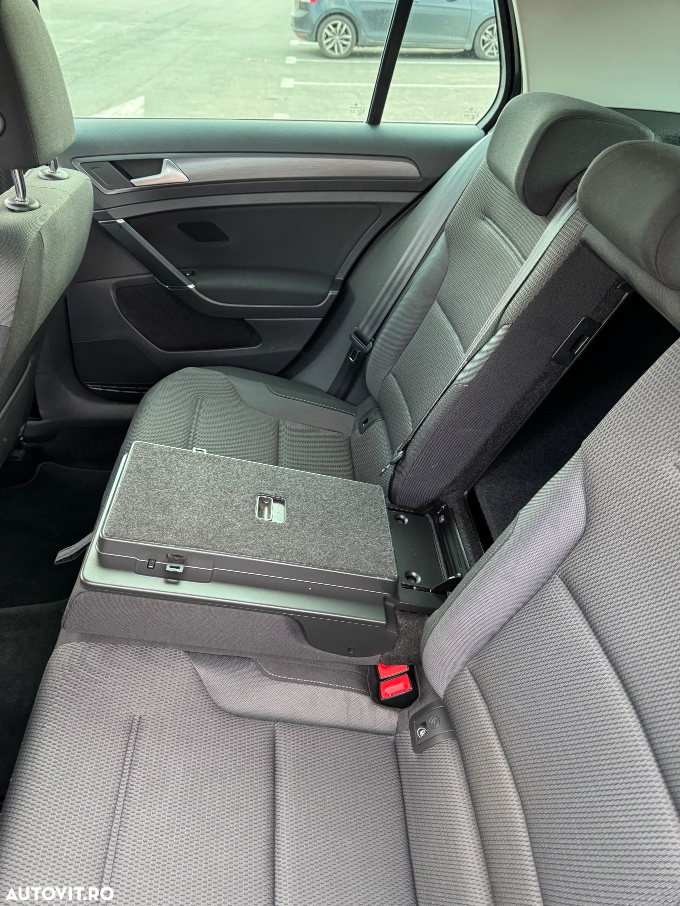 Volkswagen Golf e-Golf - 11