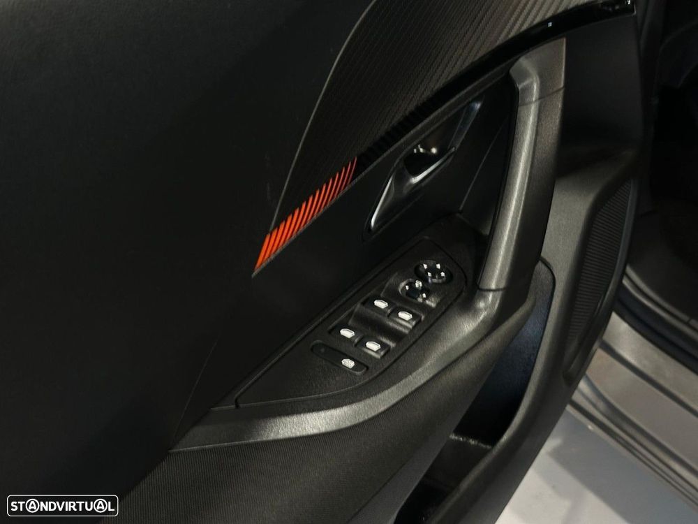 Peugeot 2008 1.2 PureTech Allure Pack EAT8 - 19