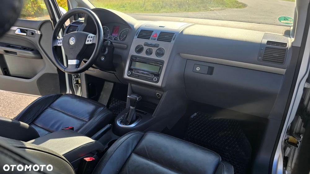 Volkswagen Touran 1.9 TDI DSG United - 34