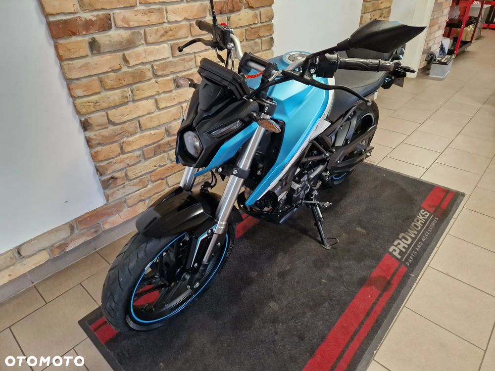 VOGE R125 - 6