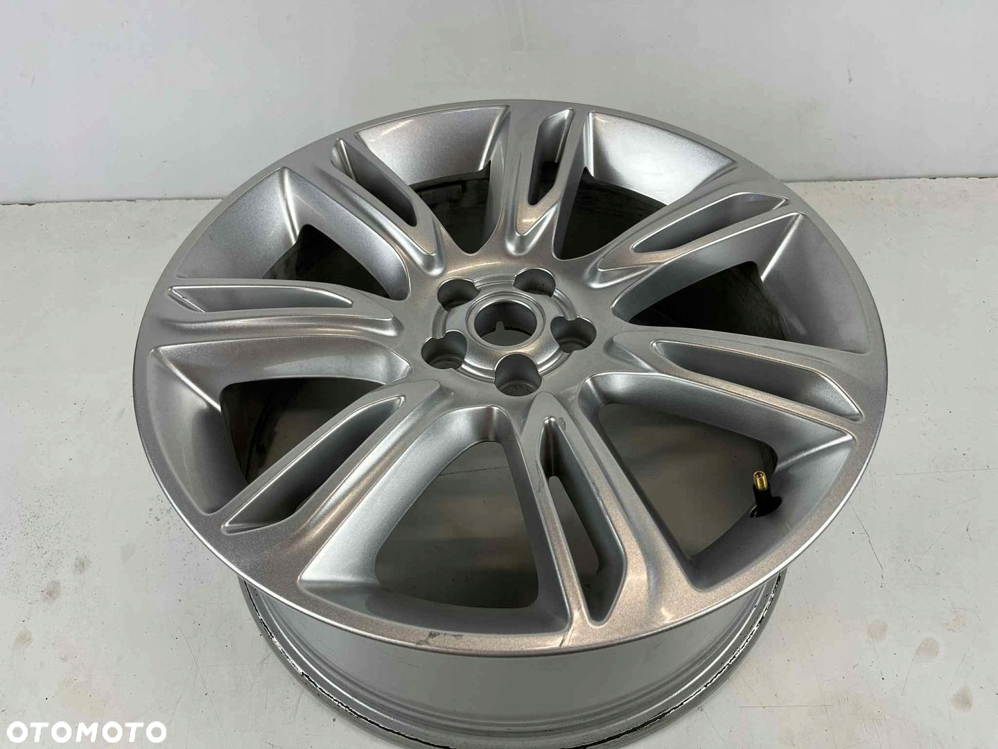 RANGE ROVER LAND ROVER VELAR L560 FELGA 8.5JX20 ET45 5X108 - 4