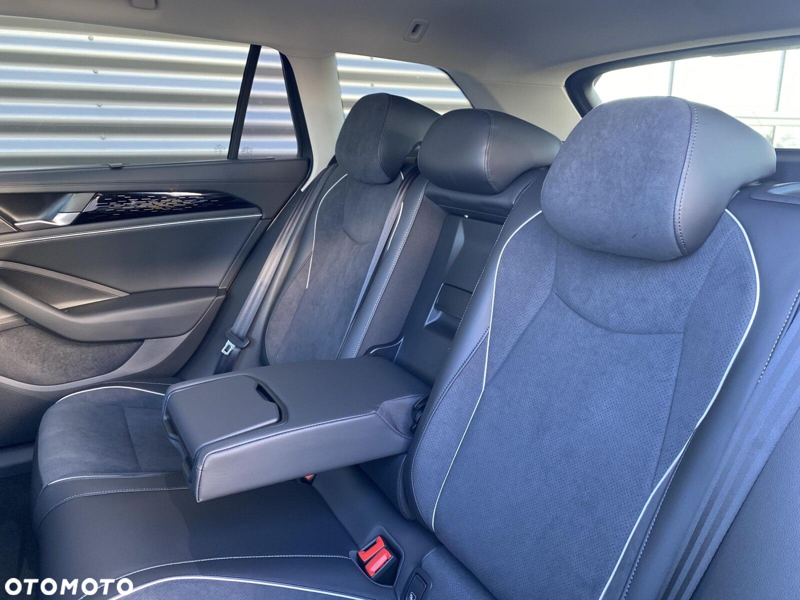 Volkswagen Passat - 16